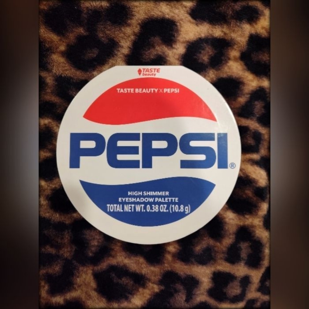 🥤 Pepsi Eyeshadow Palette Bundle 🥤 - Picture 3 of 8